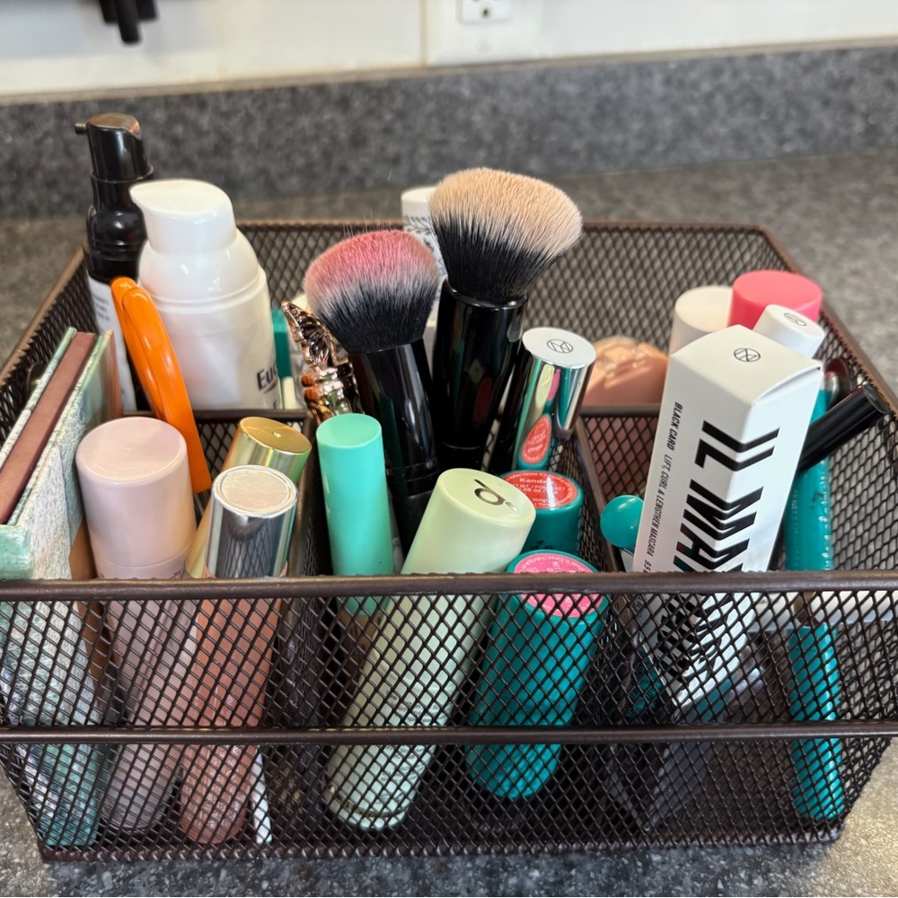 Bronze color:)Metal Mesh Caddy Organizer - Picture 5 of 5